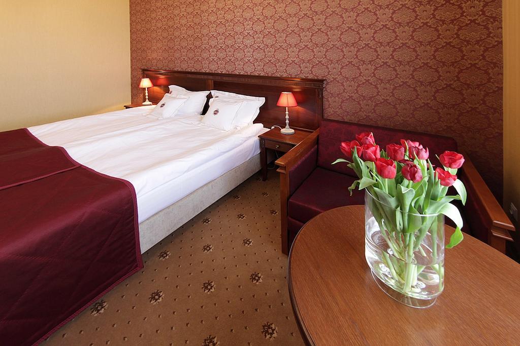 Hotel Jaroslaw Room photo
