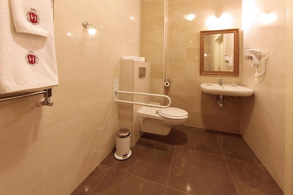 Hotel Jaroslaw Room photo